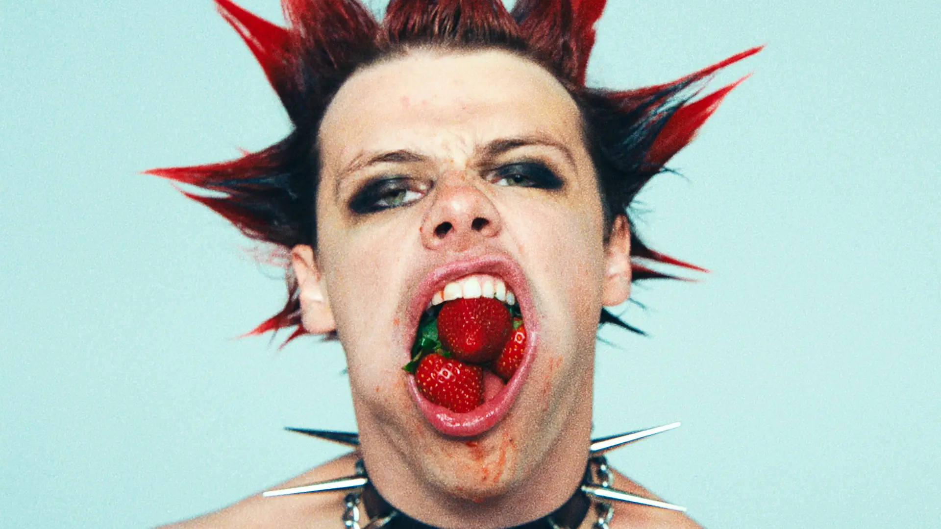 YUNGBLUD • Strawberry Lipstick
